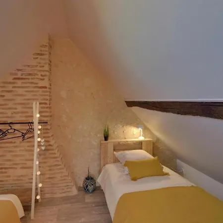 Charmante Maison Bourbonnaise Du Xviiie Avec Animaux Acceptes - Fr-1-489-393