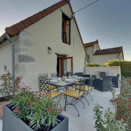 Charmante Maison Bourbonnaise Du Xviiie Avec Animaux Acceptes - Fr-1-489-393 *