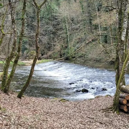 Charmante Maison Bourbonnaise Du Xviiie Avec Animaux Acceptes - Fr-1-489-393 Taxat-Senat
