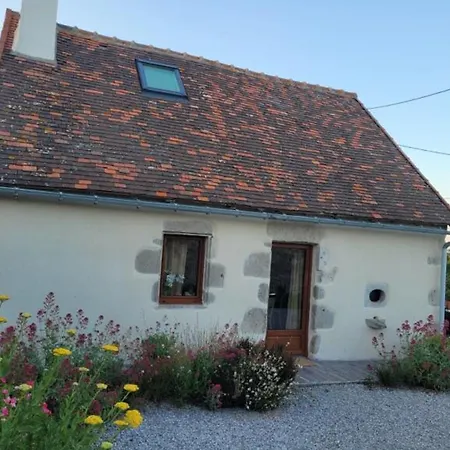 Charmante Maison Bourbonnaise Du Xviiie Avec Animaux Acceptes - Fr-1-489-393 *
