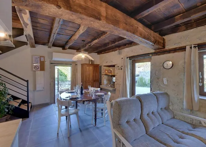 Charmante Maison Bourbonnaise Du Xviiie Avec Animaux Acceptes - Fr-1-489-393 * Taxat-Senat