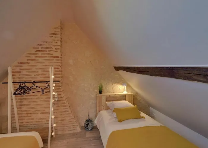 Charmante Maison Bourbonnaise Du Xviiie Avec Animaux Acceptes - Fr-1-489-393