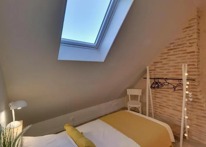 Charmante Maison Bourbonnaise Du Xviiie Avec Animaux Acceptes - Fr-1-489-393 *