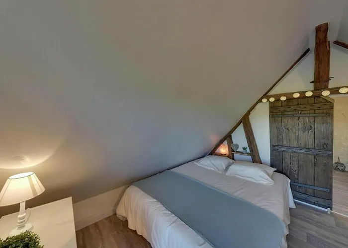 Charmante Maison Bourbonnaise Du Xviiie Avec Animaux Acceptes - Fr-1-489-393 Feriehus *