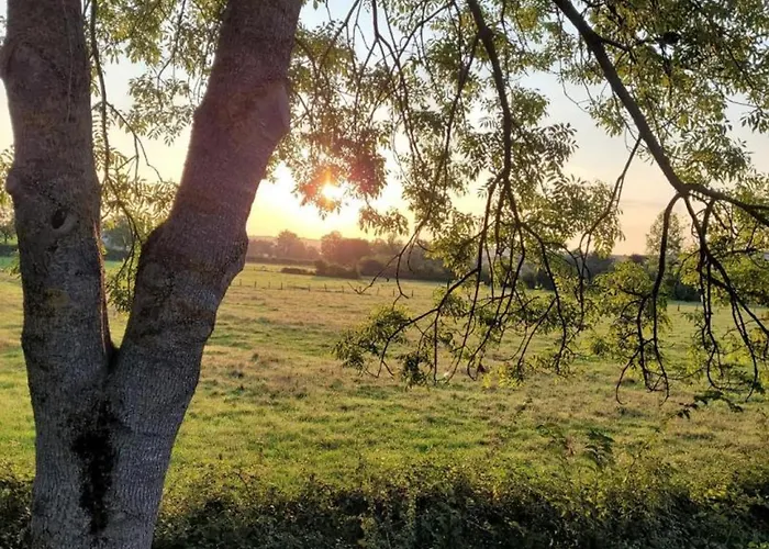 Charmante Maison Bourbonnaise Du Xviiie Avec Animaux Acceptes - Fr-1-489-393 * Taxat-Senat