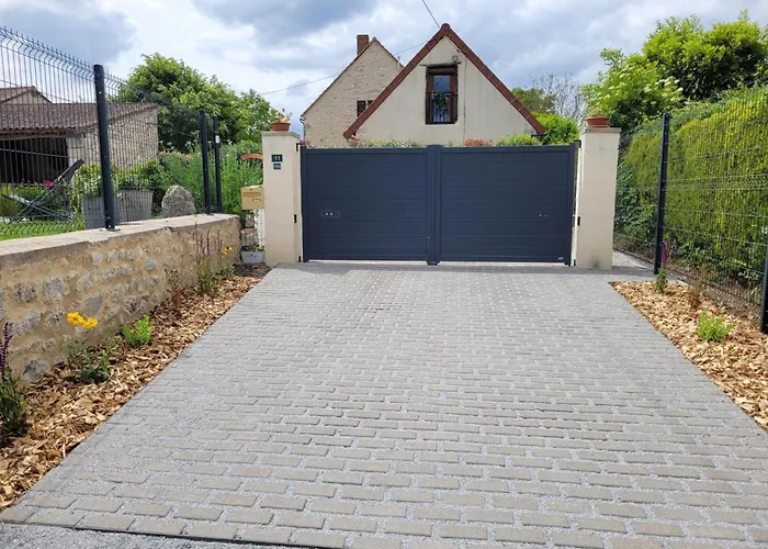 Charmante Maison Bourbonnaise Du Xviiie Avec Animaux Acceptes - Fr-1-489-393 * Taxat-Senat